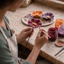 Carica l'immagine nel visualizzatore di Gallery, Magici Fiori delle Api – Abbeveratoi in Ceramica Resistenti alle Intemperie, Set da 4