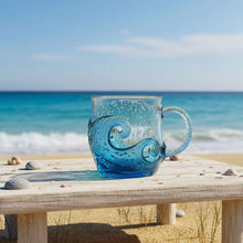 Carica l'immagine nel visualizzatore di Gallery, Suono del mare – Vetro artigianale con struttura ondulata
