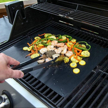 Carica l'immagine nel visualizzatore di Gallery, Set di 5 GrillMat - tappetini per griglia di alta qualità per una grigliata salutare
